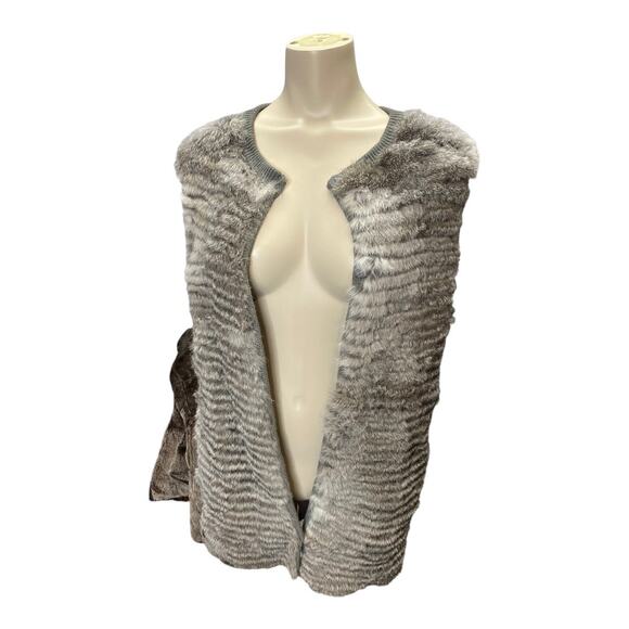 J. McLaughlin 100% Wool Sweater Vest MEDIUM Gray Knit Rabbit Fur Open Winter - Picture 2 of 6